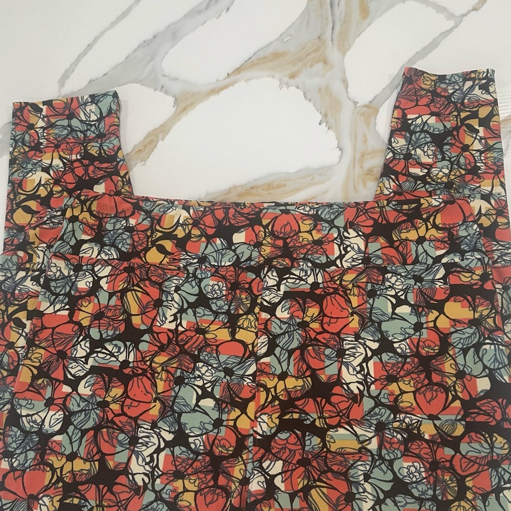 Lula Roe TC2 Floral Leggings